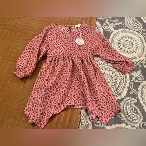 Girls size 4 pink leopard dress NWT